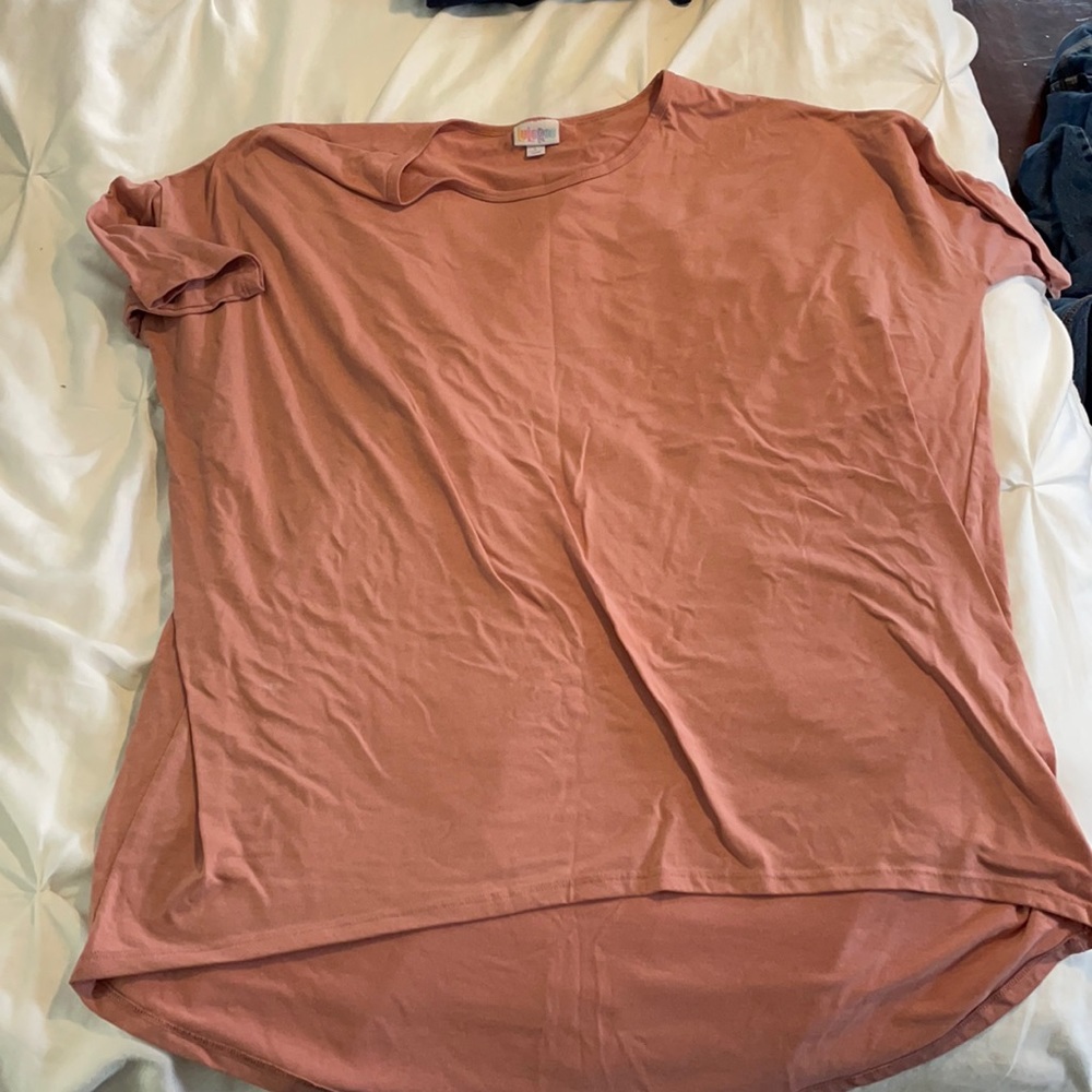 Lularoe T shirt size L rose colored